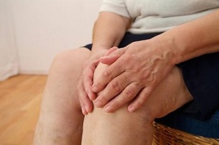 симптоми артрозу колінного суглоба