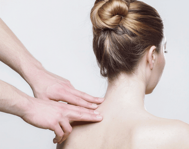 жіночий масаж шиї