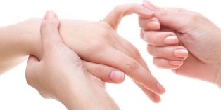 причини болю в суглобах пальців рук